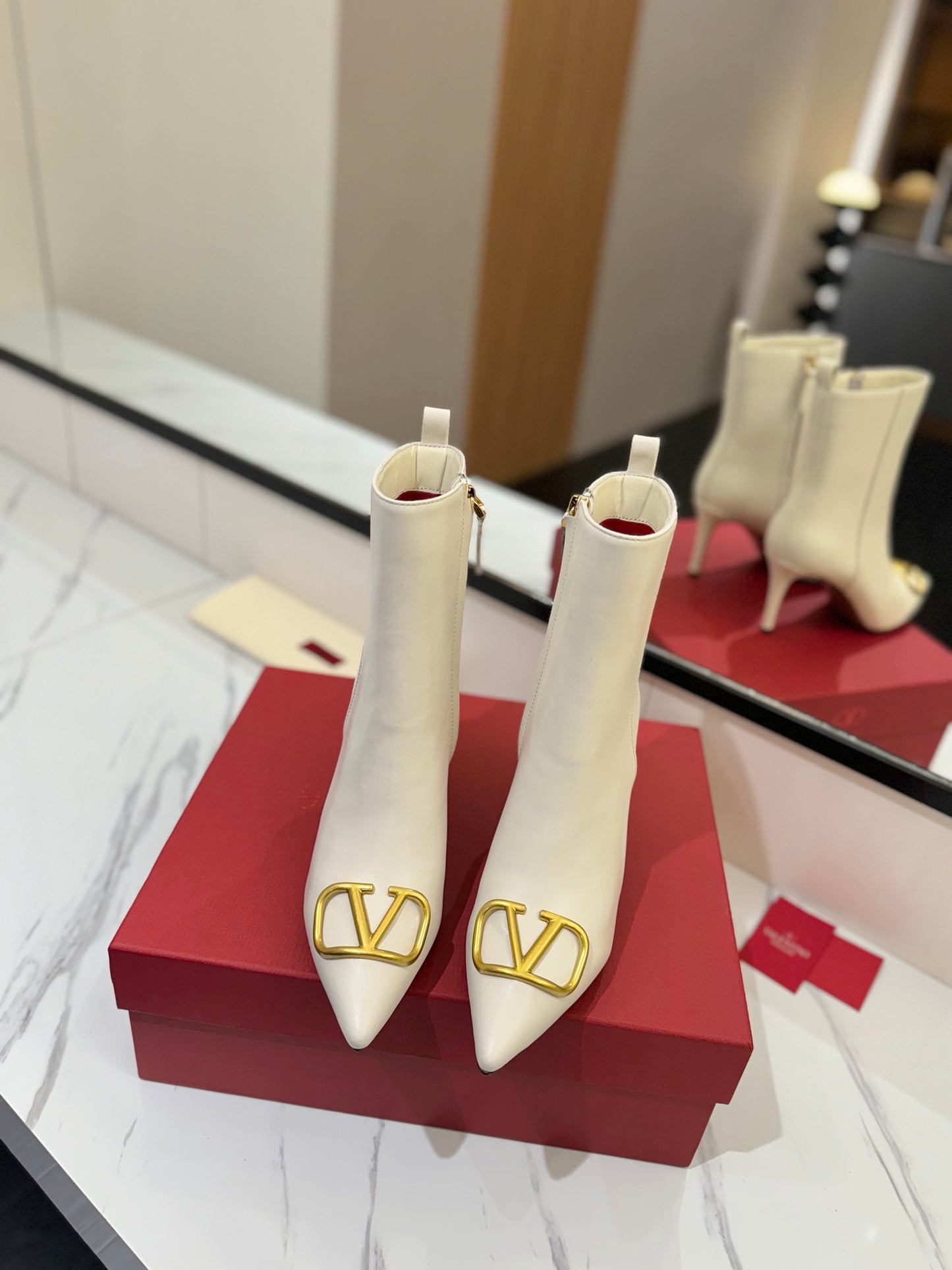 范倫V-2024 高跟騎士短靴 白色