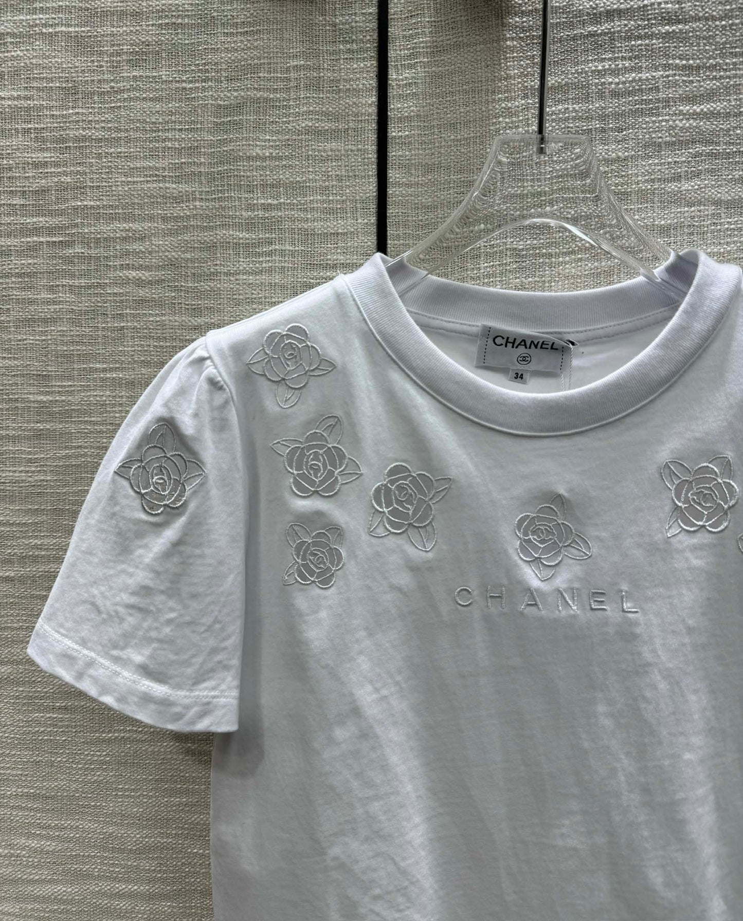 小香家-2403 花朵鏤空TEE 白色