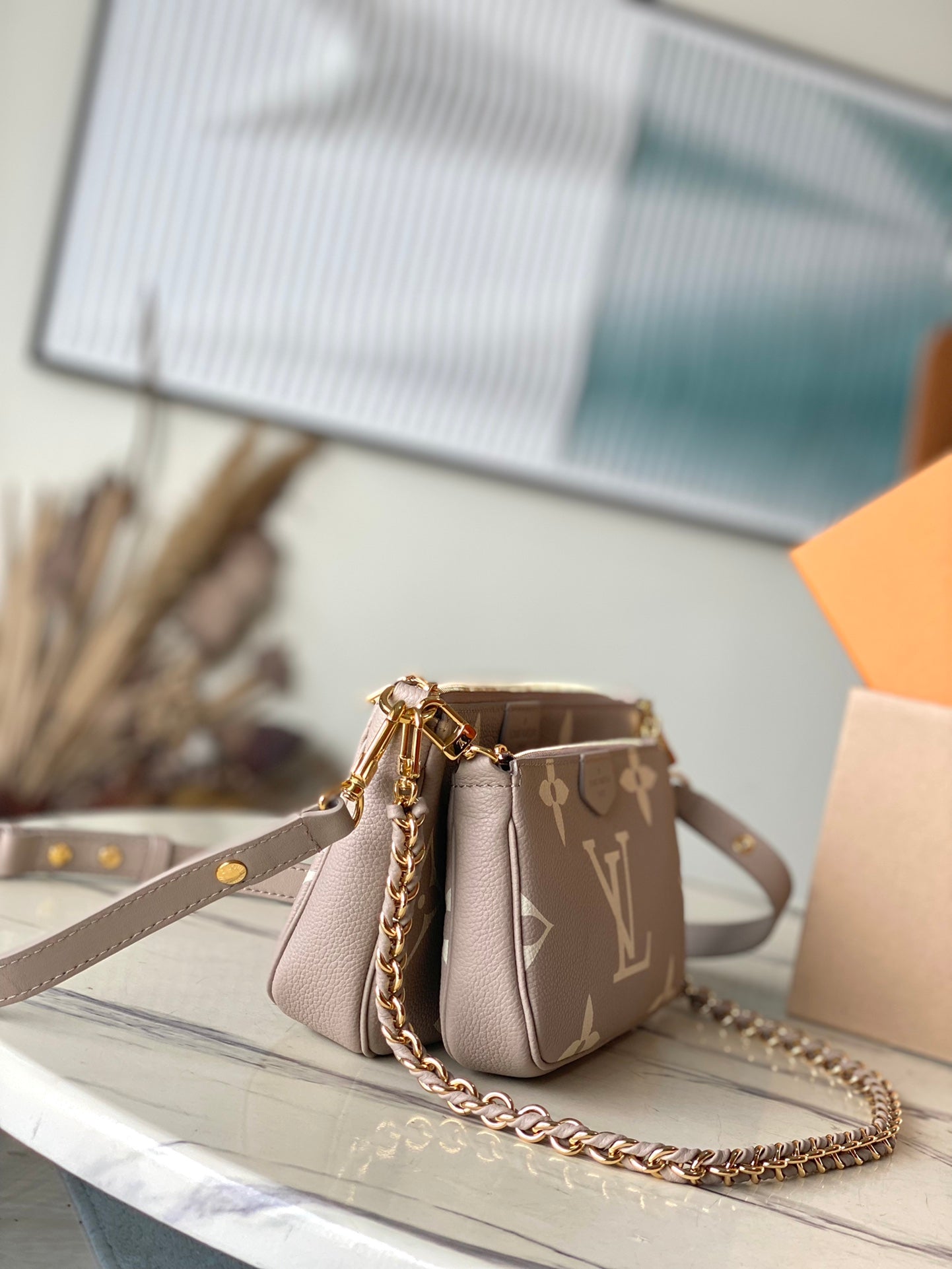 M80399 路L家-Multi Pochette Accessories 手袋 三合一包 杏色