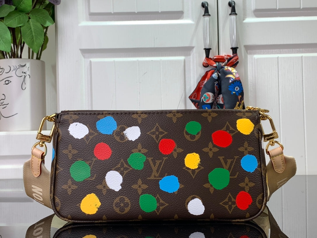 M46379 路L家-Multi Pochette Accessoires 手袋 草間彌生合作系列