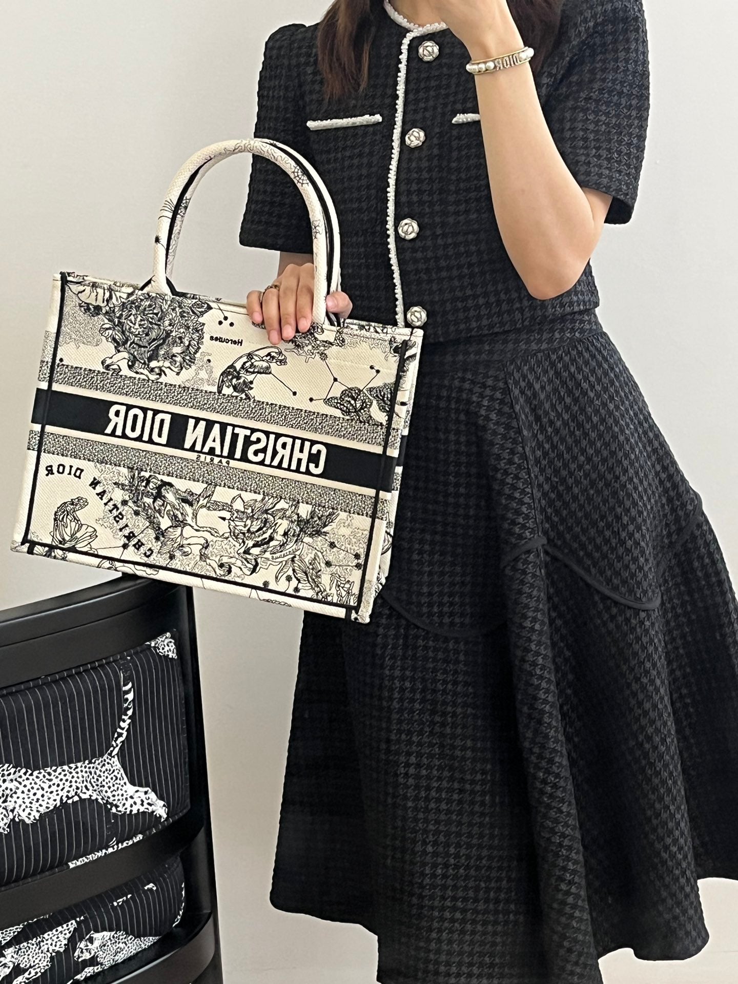 迪D家-2023春夏新款 Tote 星座系列米白色 中號