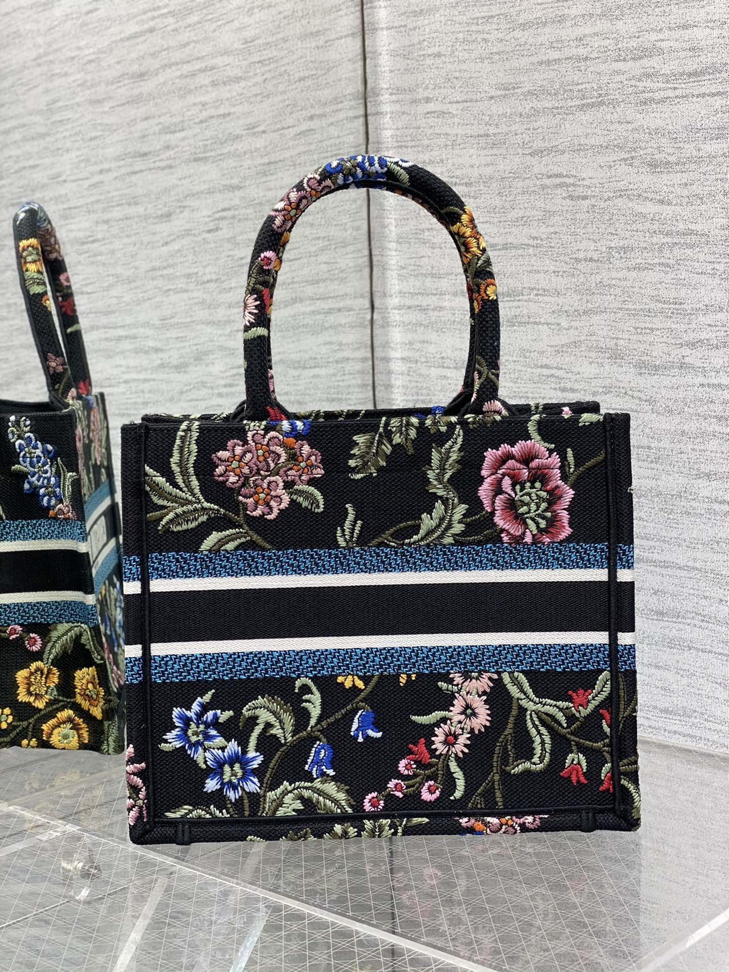 迪D家 Book Tote 刺繡字母黑色 小號26.5cm