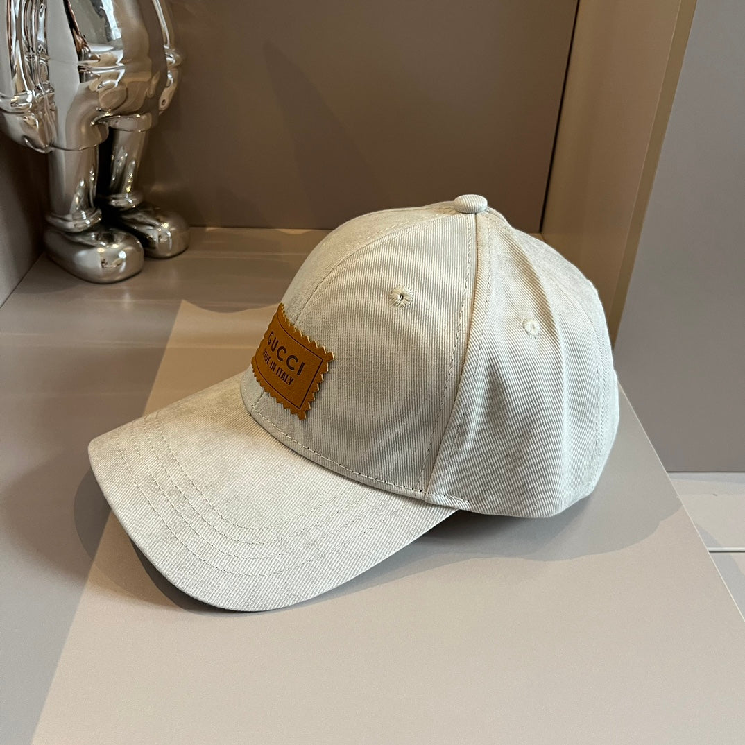 古G家-新款 皮製Logo鴨舌帽 米色