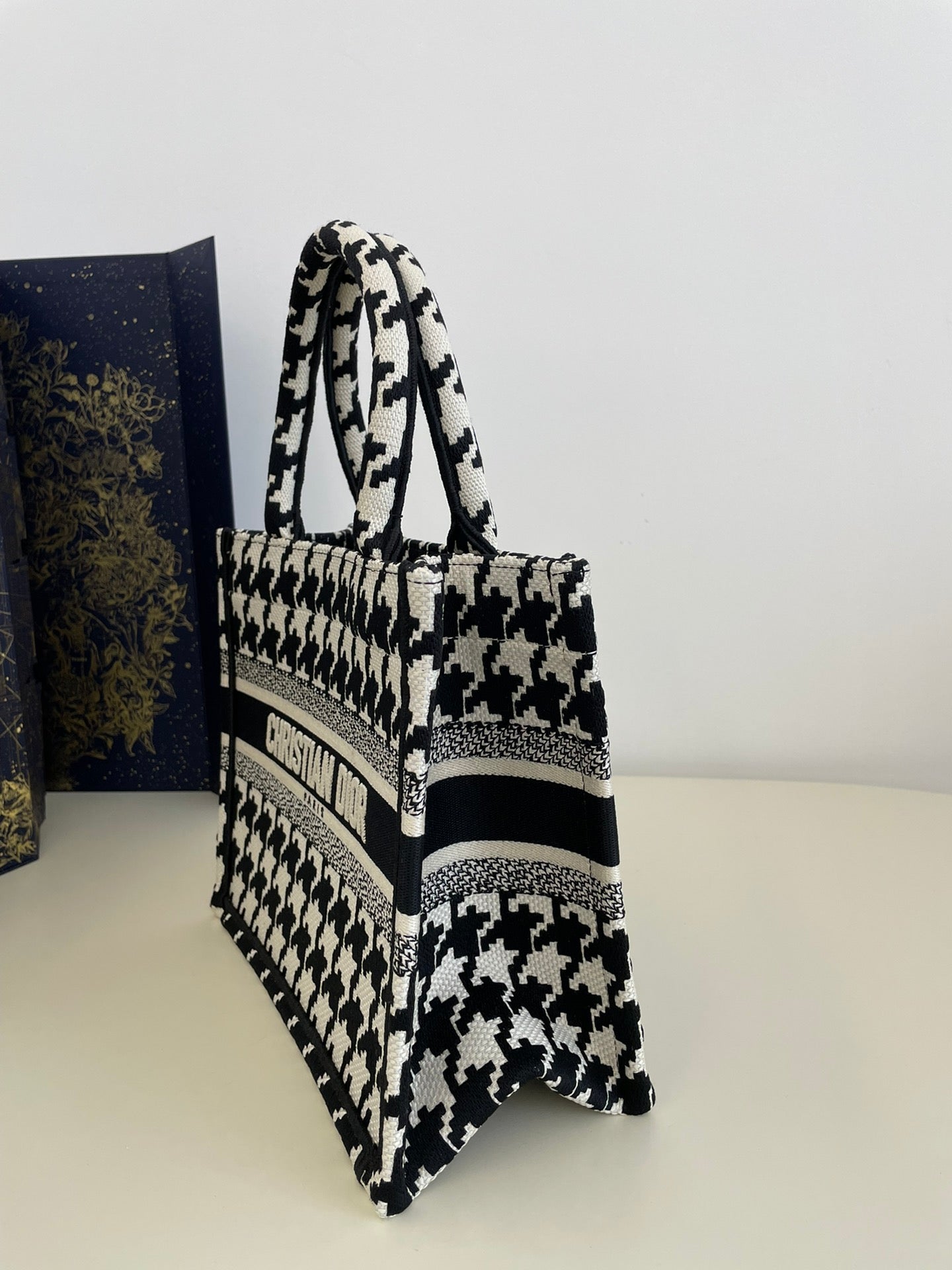 迪D家-最新款 Tote 黑白千鳥格 小號