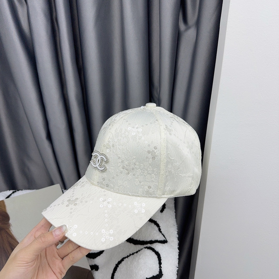 小香家-新款手工縫製珠片棒球帽 白色