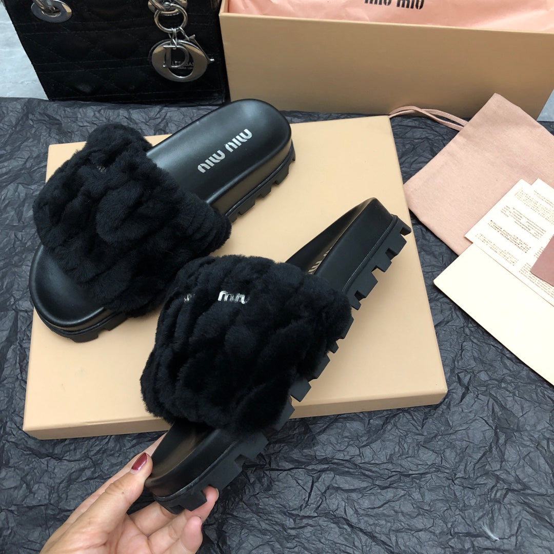 穆M家-2023秋冬新款 蓬鬆柔軟羊毛拖鞋 黑色