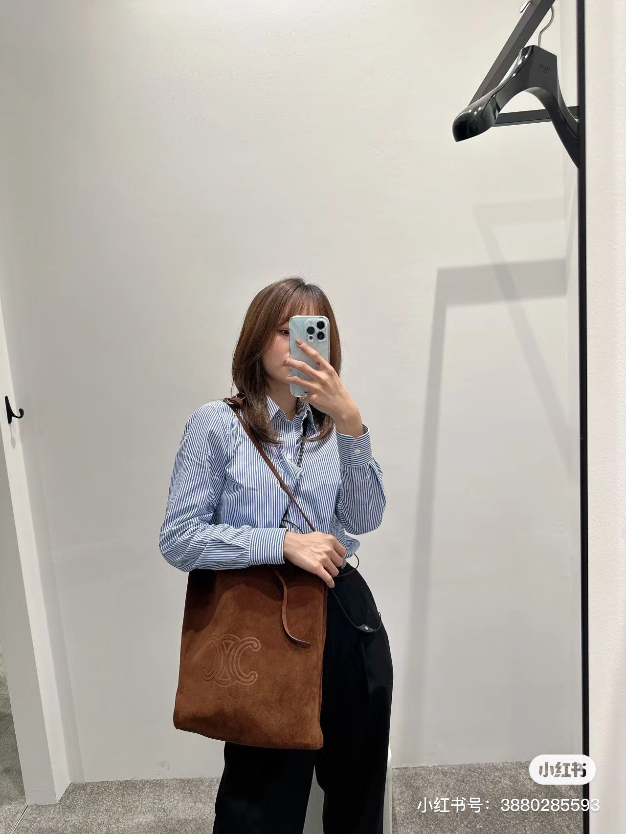 賽c家-Celine 經典標誌 麂皮水桶包 棕色