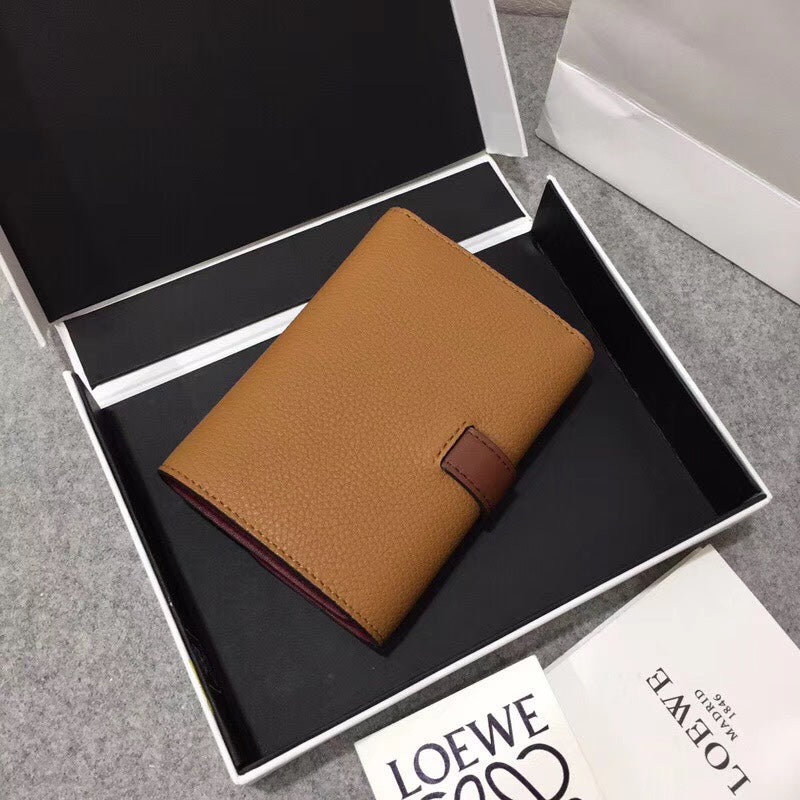 羅L威-Small vertical wallet系列 棕色