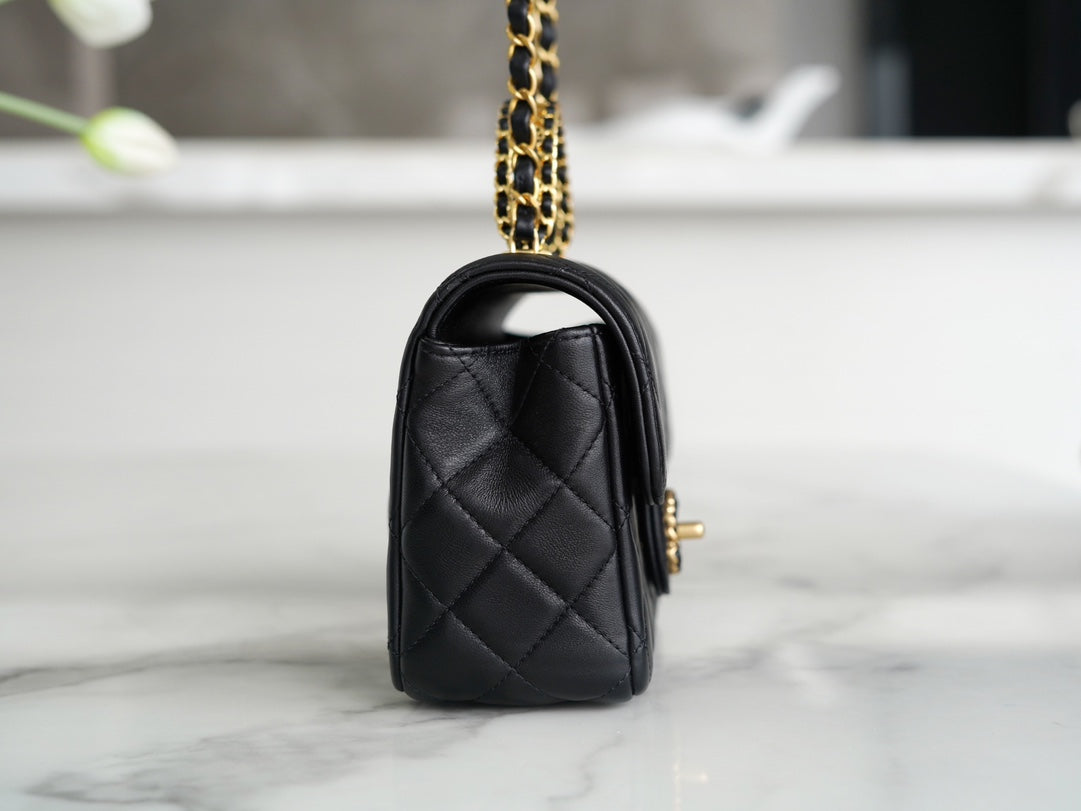 小香家-Chanel CF Mini 經典皮革穿繞雙c Logo 黑色