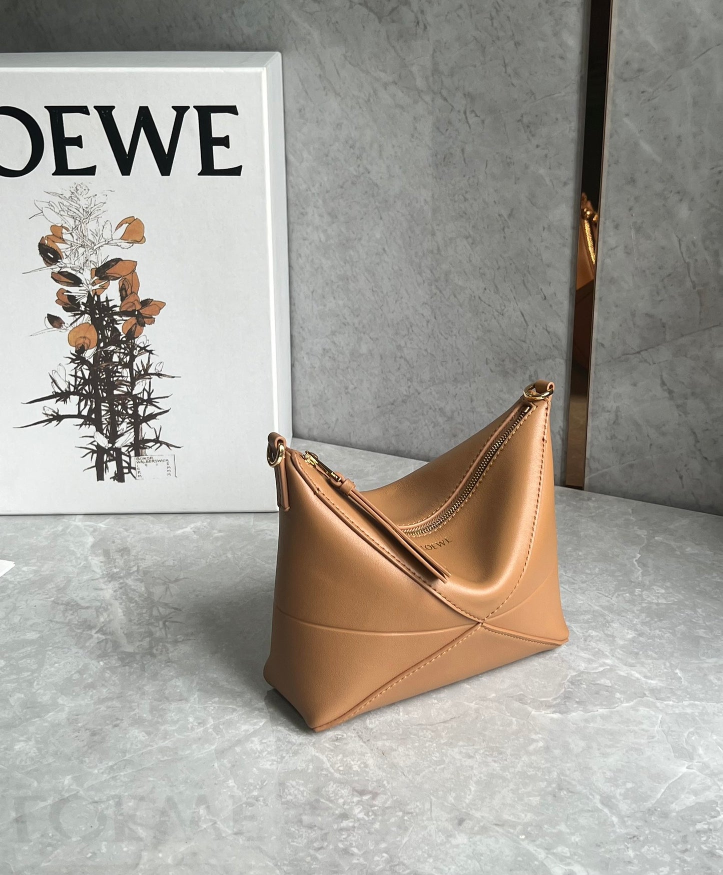 熱銷款 羅L威-PUZZLE FOLD POUCH 麻將包 橡木棕