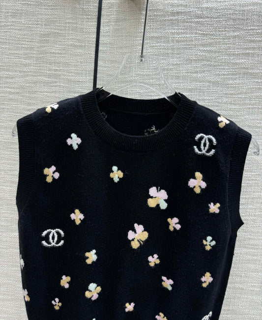 小香家-2403 24早春最新手工坊系列 四葉草針織背心 黑色