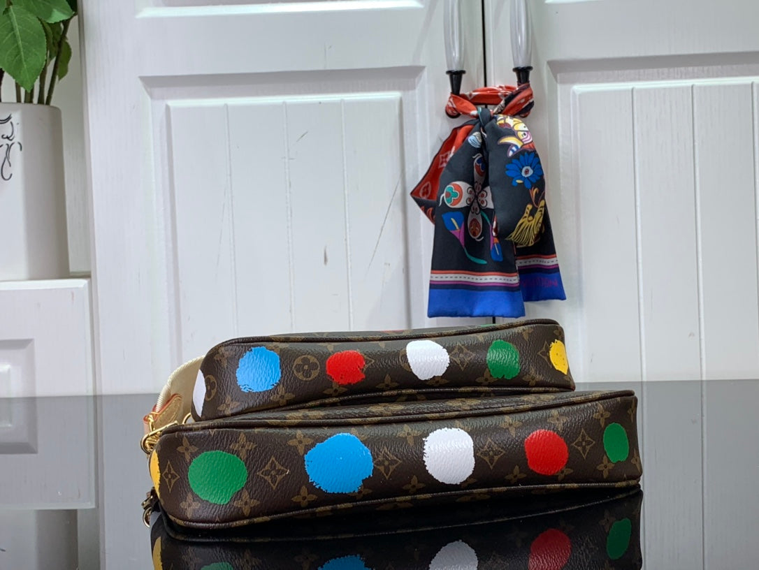 M46379 路L家-Multi Pochette Accessoires 手袋 草間彌生合作系列