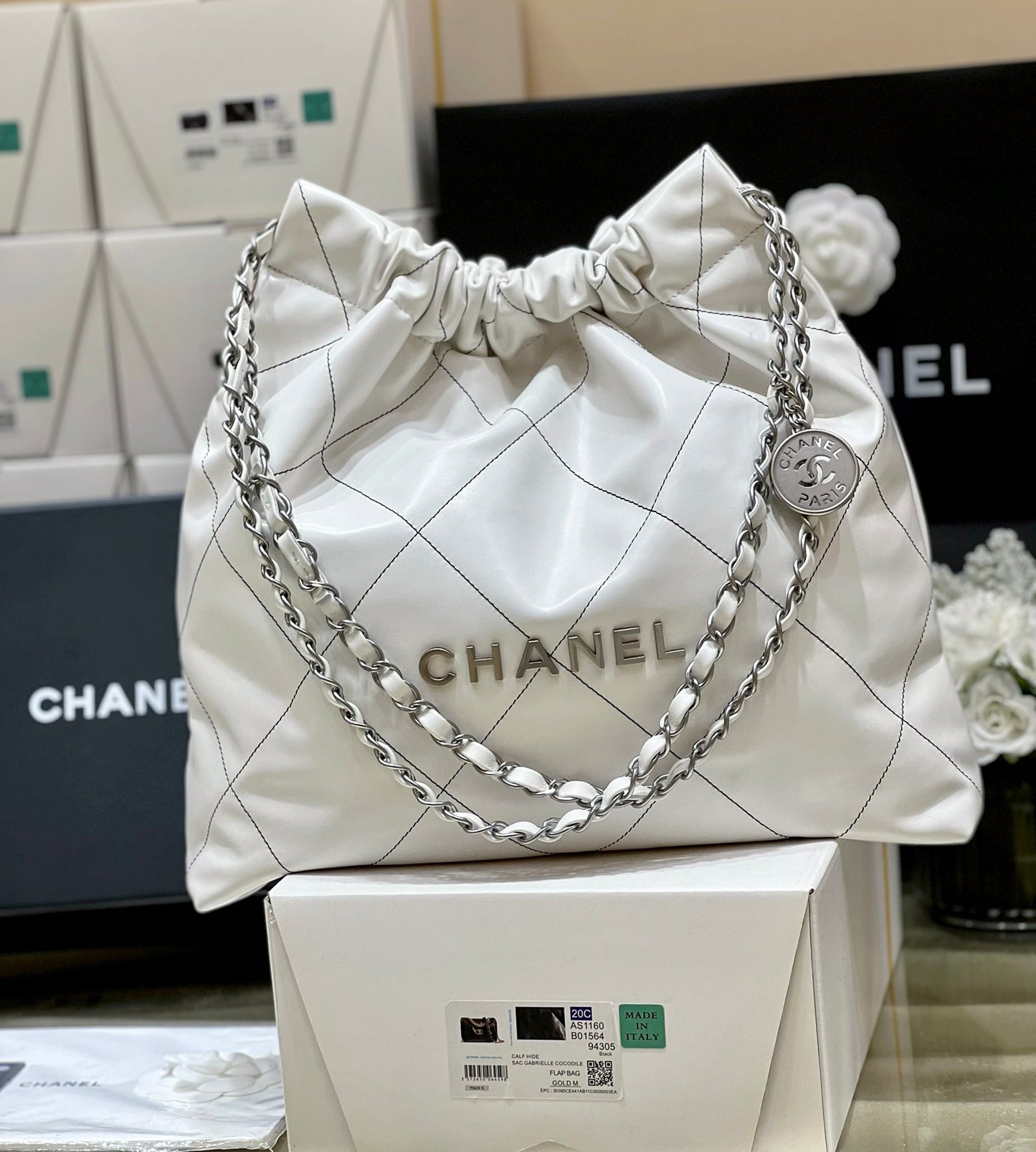 小香家-2023早春度假系列 22Bag 中號 白色配黑線