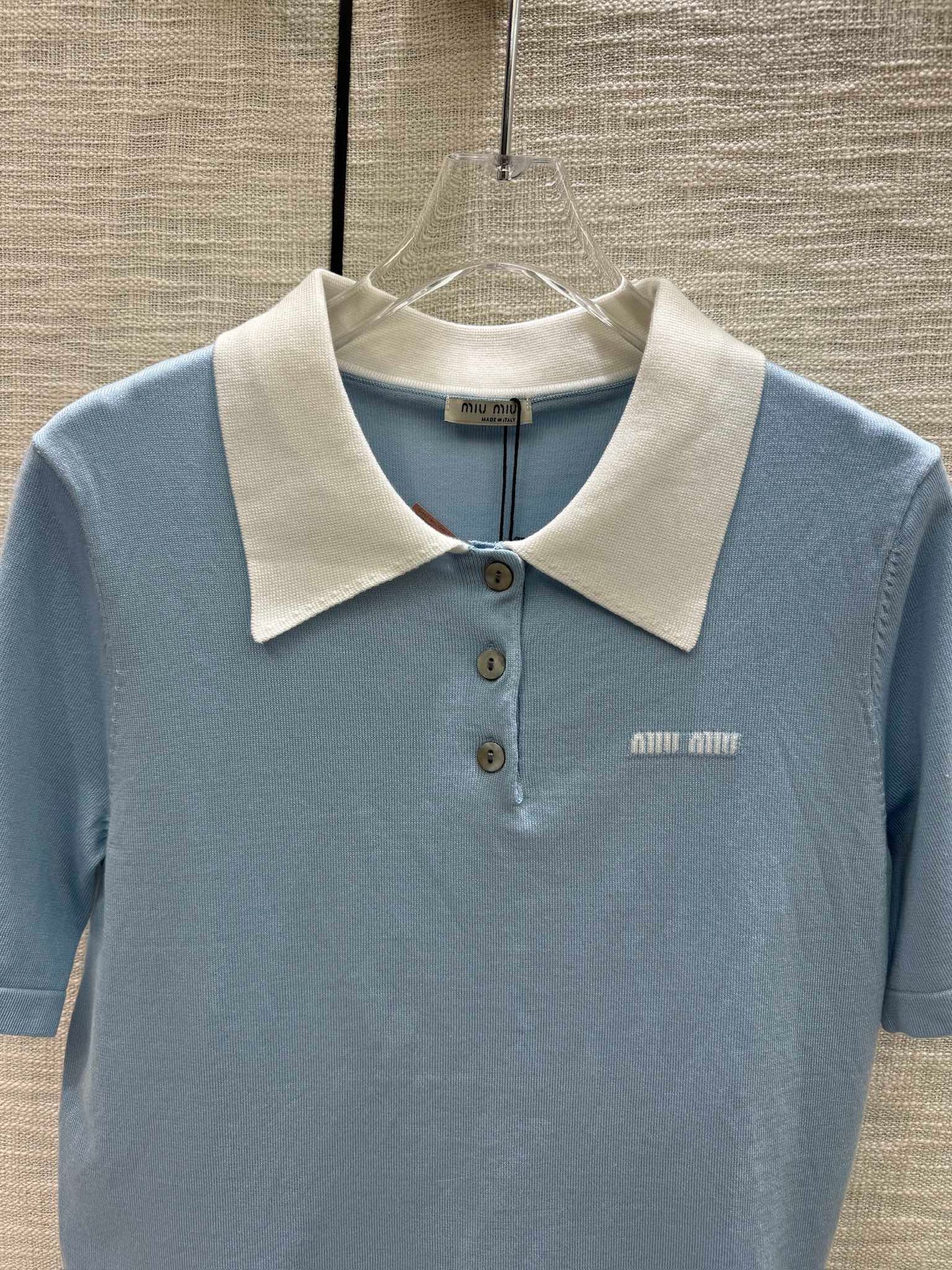 穆M家-2404 撞色字母polo領針織短袖 藍色