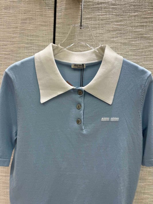 穆M家-2404 撞色字母polo領針織短袖 藍色