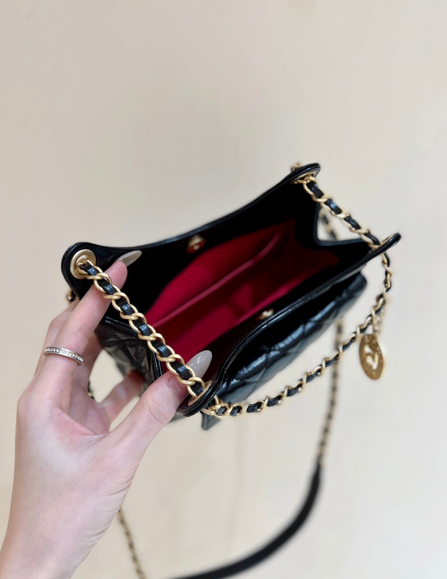 小香家-Chanel Hobo 23c早春款 油蠟皮黑色 小號