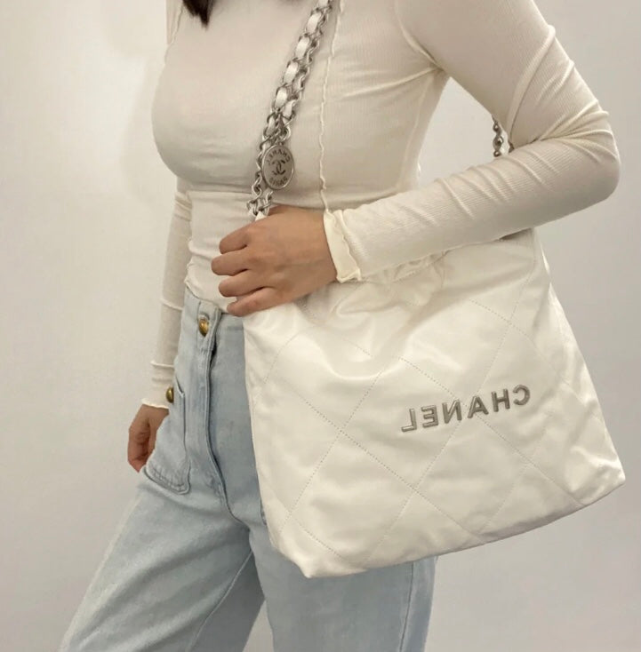小香家-22BAG 小號 白色 上身圖