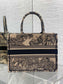 迪D家-Book Tote 2023春夏系列 老虎刺繡 杏色 中號