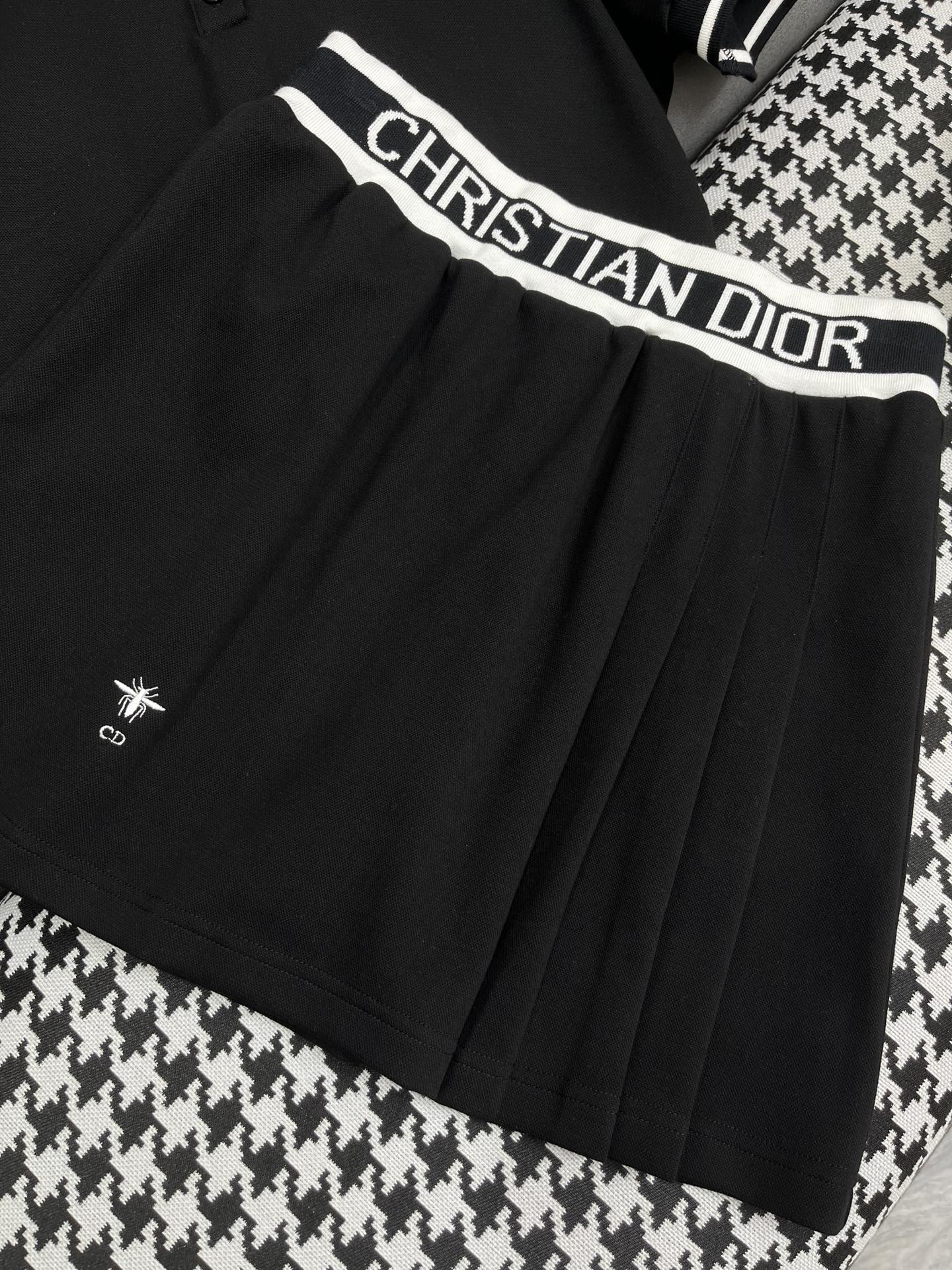 迪D家-2403 24SS春夏新款Polo翻領短袖半裙套裝 黑色