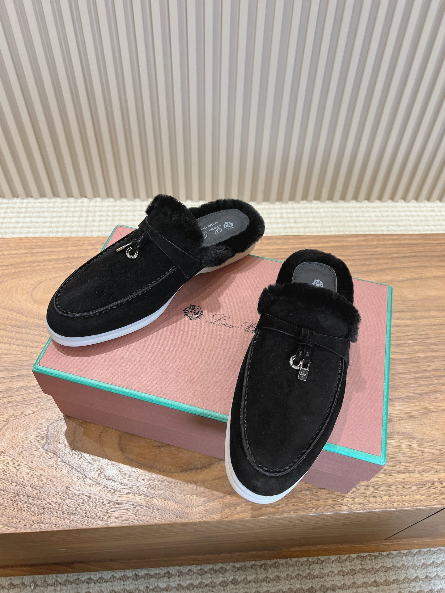L-Piana-2024 樂福拖鞋 黑色