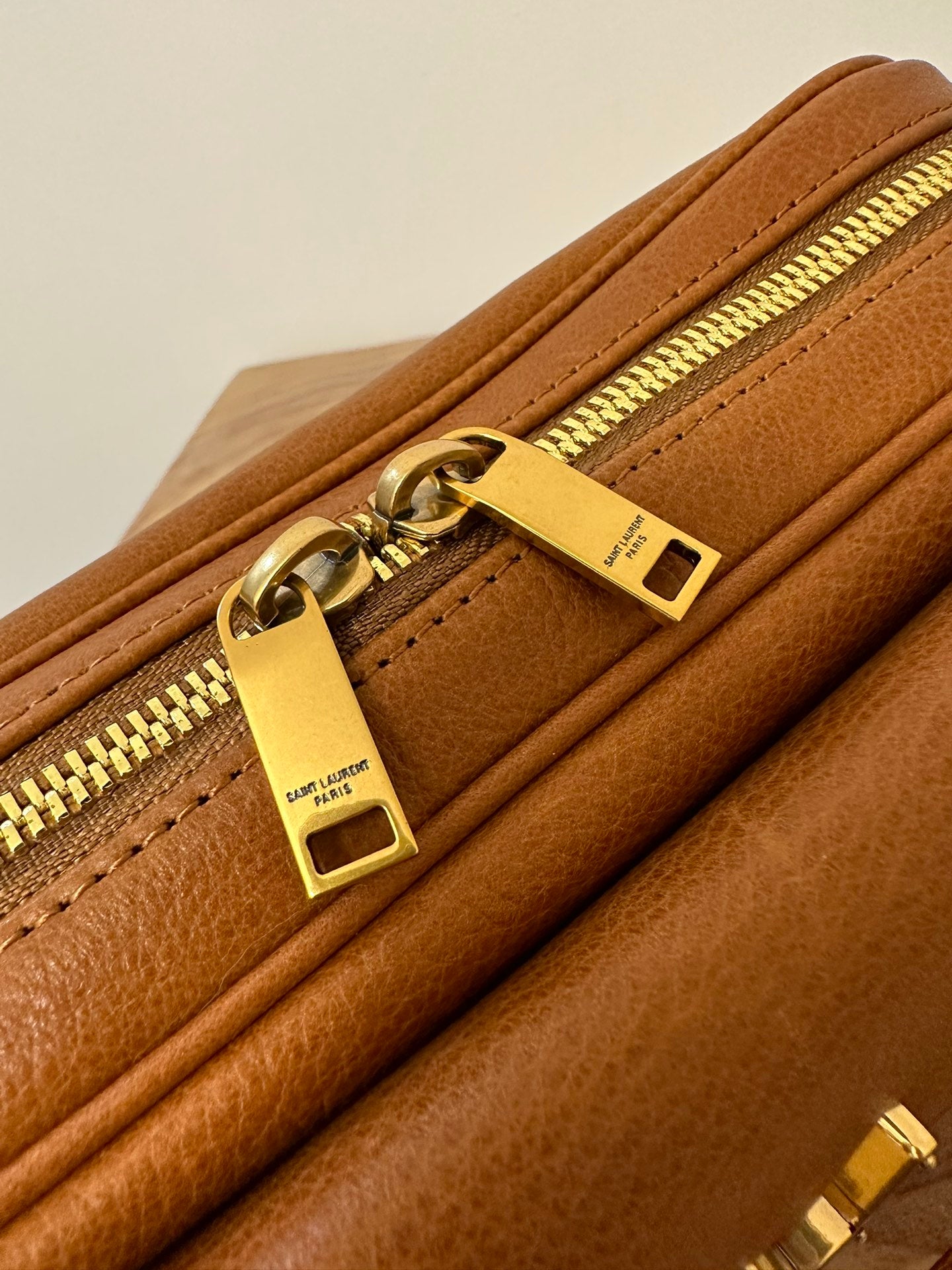 聖Y羅-Niki Medium Camera Bag 相機包 焦糖色