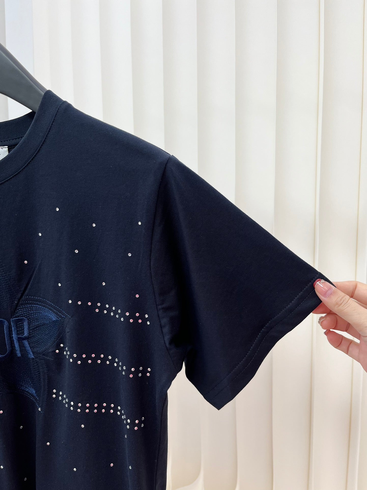 迪D家-2403 重工刺繡燙鑽TEE 藍色