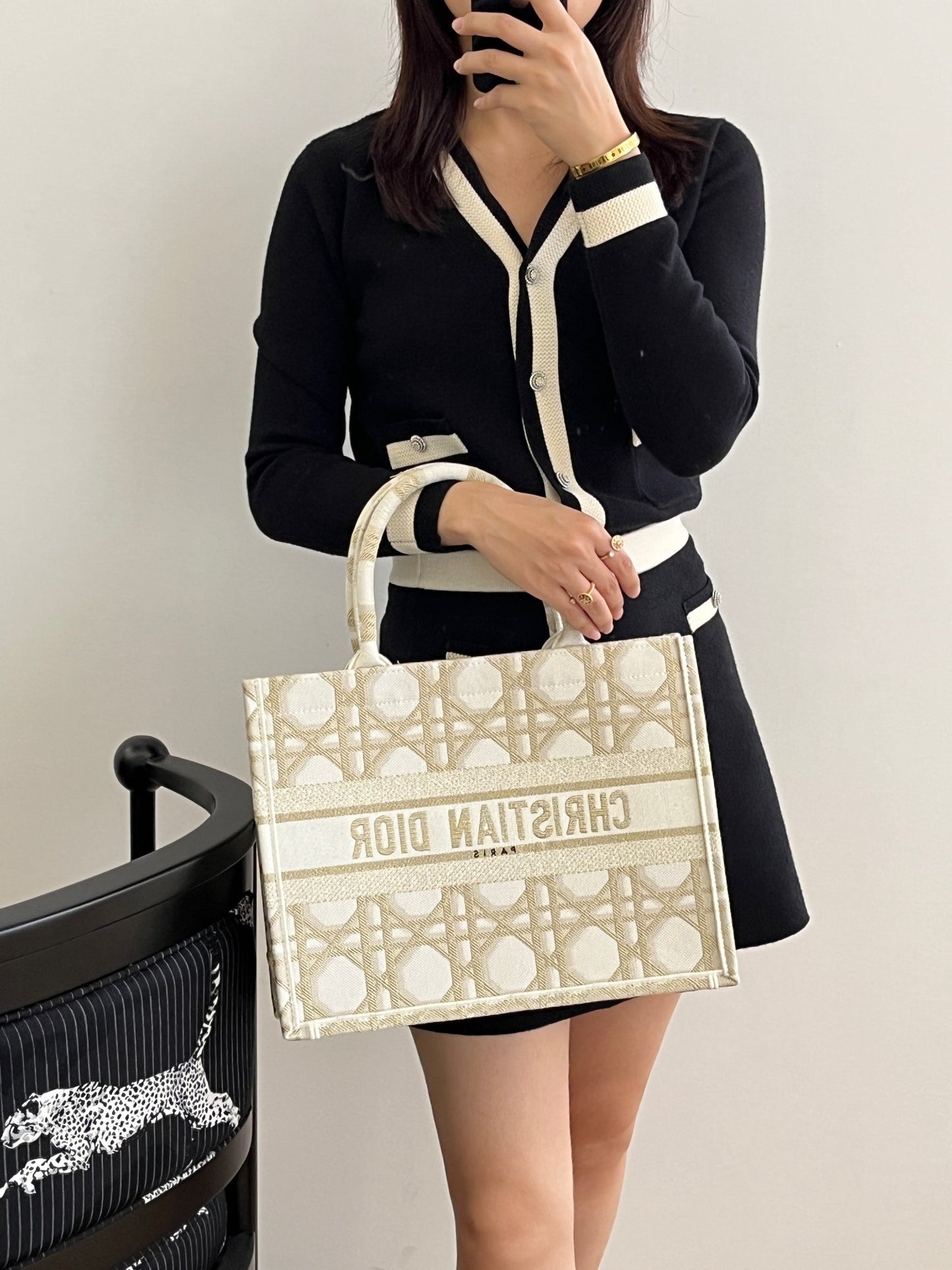 迪D家-2024春夏系列 Book Tote  經典的菱形格 杏色 中號