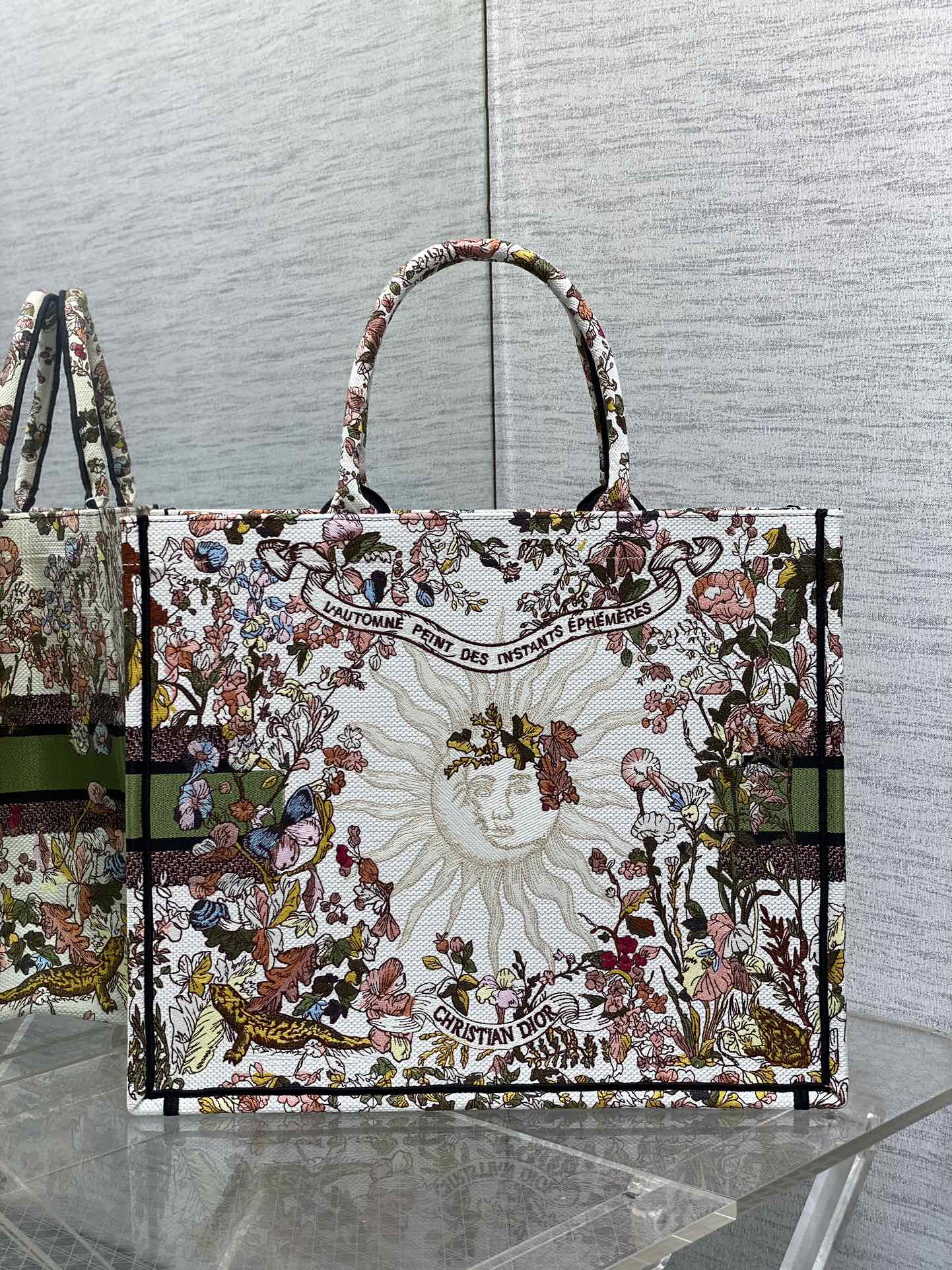 迪D家-2024春夏系列 Book Tote 太陽刺繡 白綠色 大號