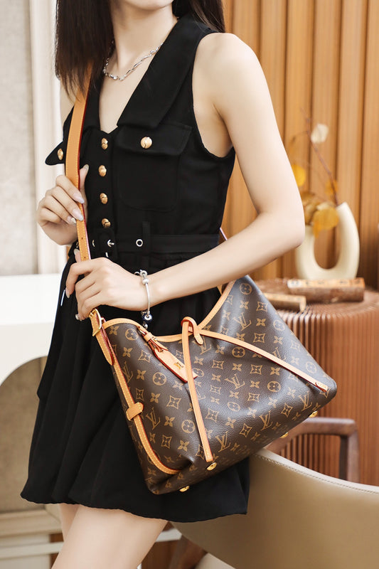 M21460 路L家-CarryAll MM 小號 上身圖