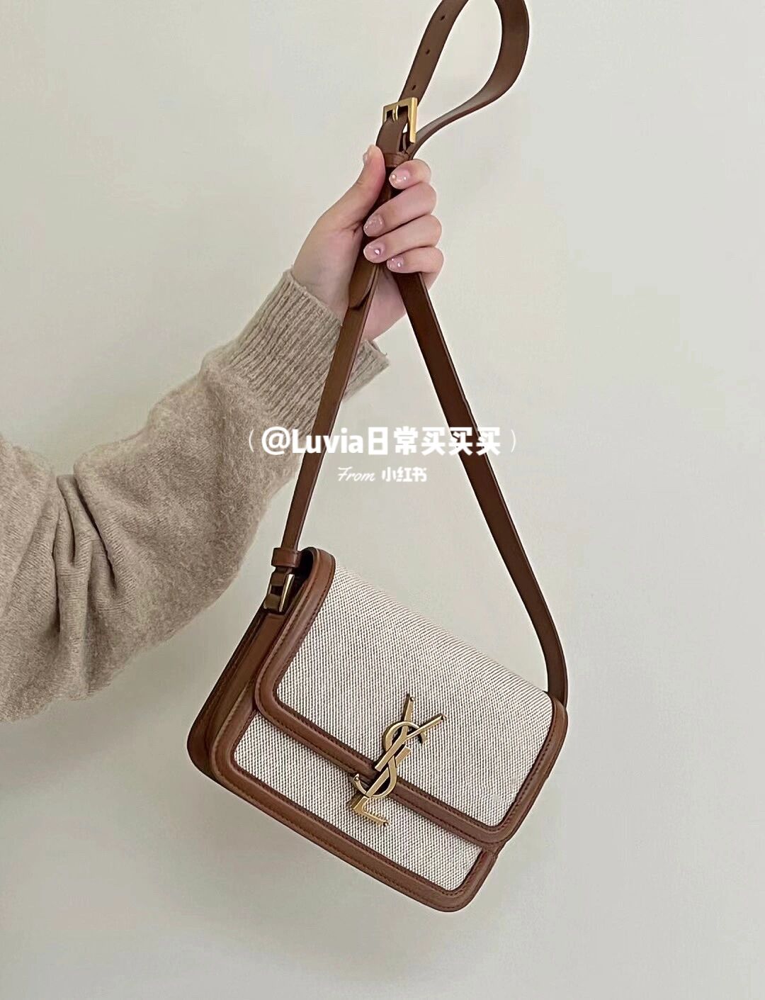聖Y羅-BOX SAINT LAURENT 豆腐包 小號 棉麻米色 上身圖