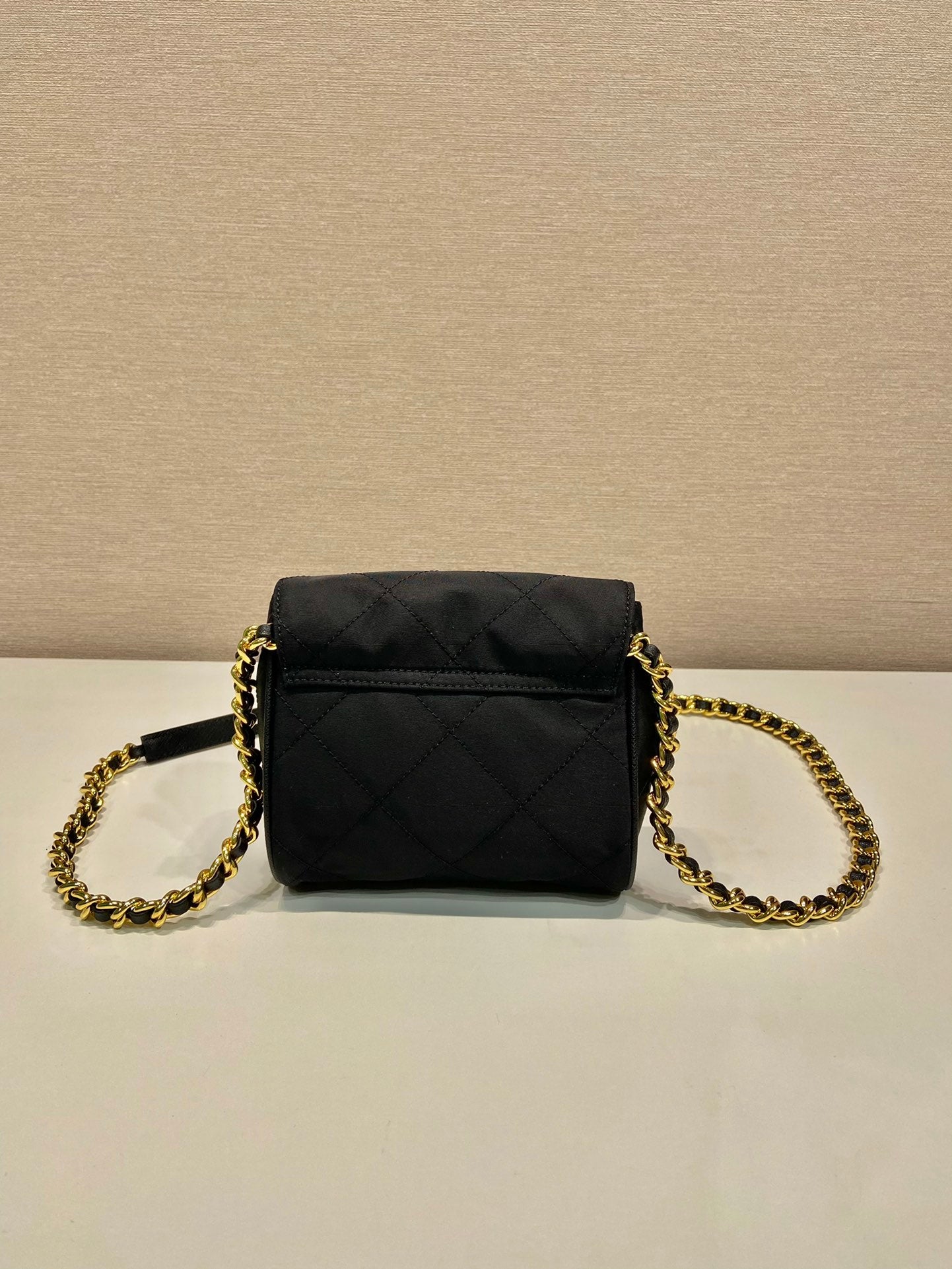 普P家-中古斜背包 黑色迷你