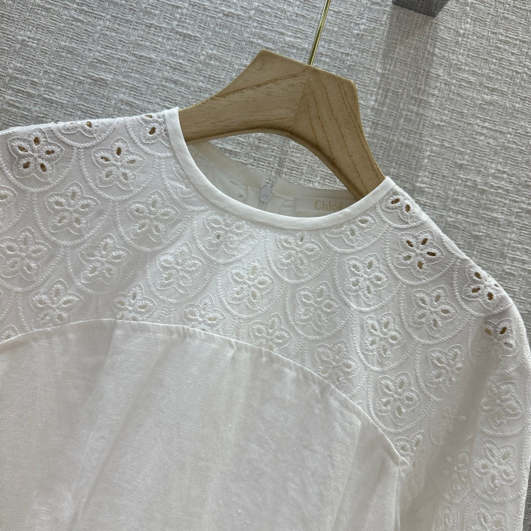 克羅C-2403 24早春新品英式溶花刺繡連身裙