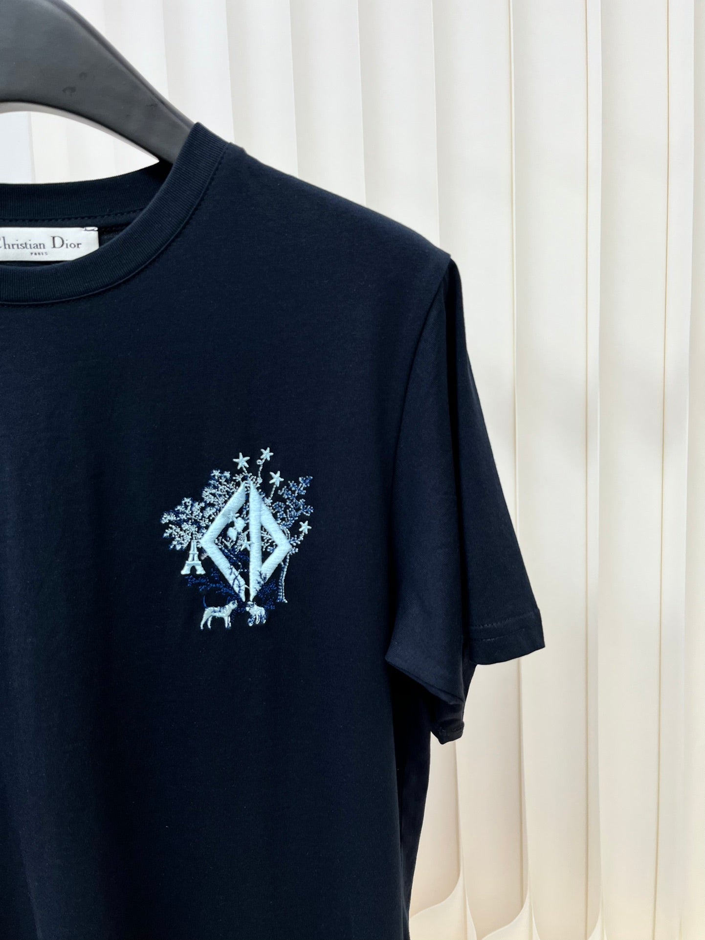 迪D家-2403 撞色刺繡短袖TEE 黑色