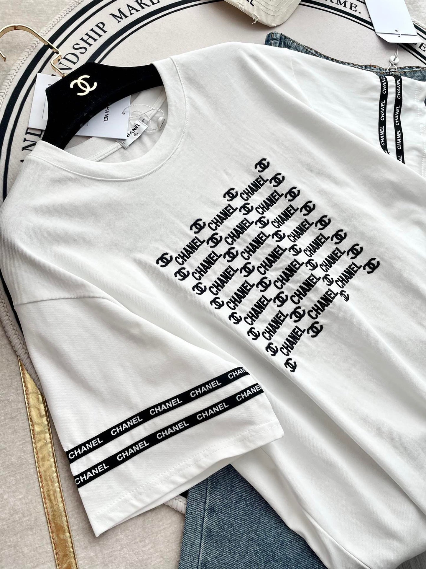 小香家-2403 重工刺繡字母寬鬆短袖Tee