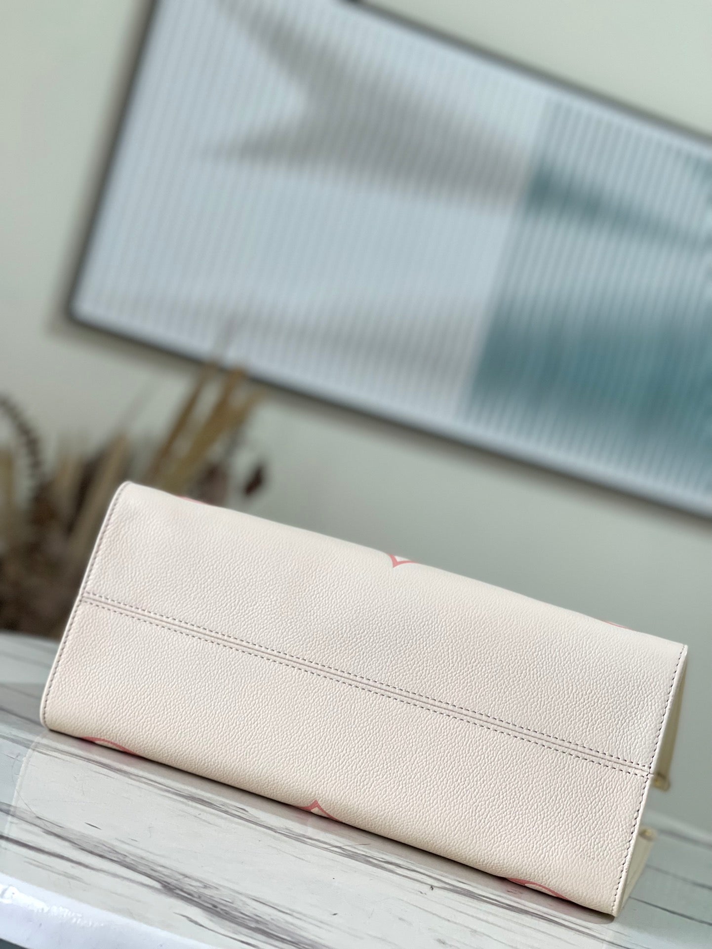 M45595 路L家-OnTheGo Tote 中號 奶油白