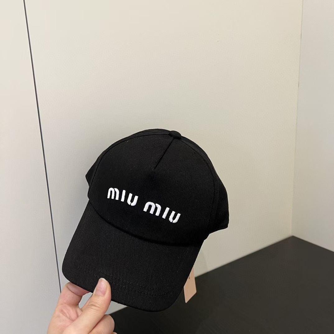 穆m家-刺繡LOGO棒球帽 黑色