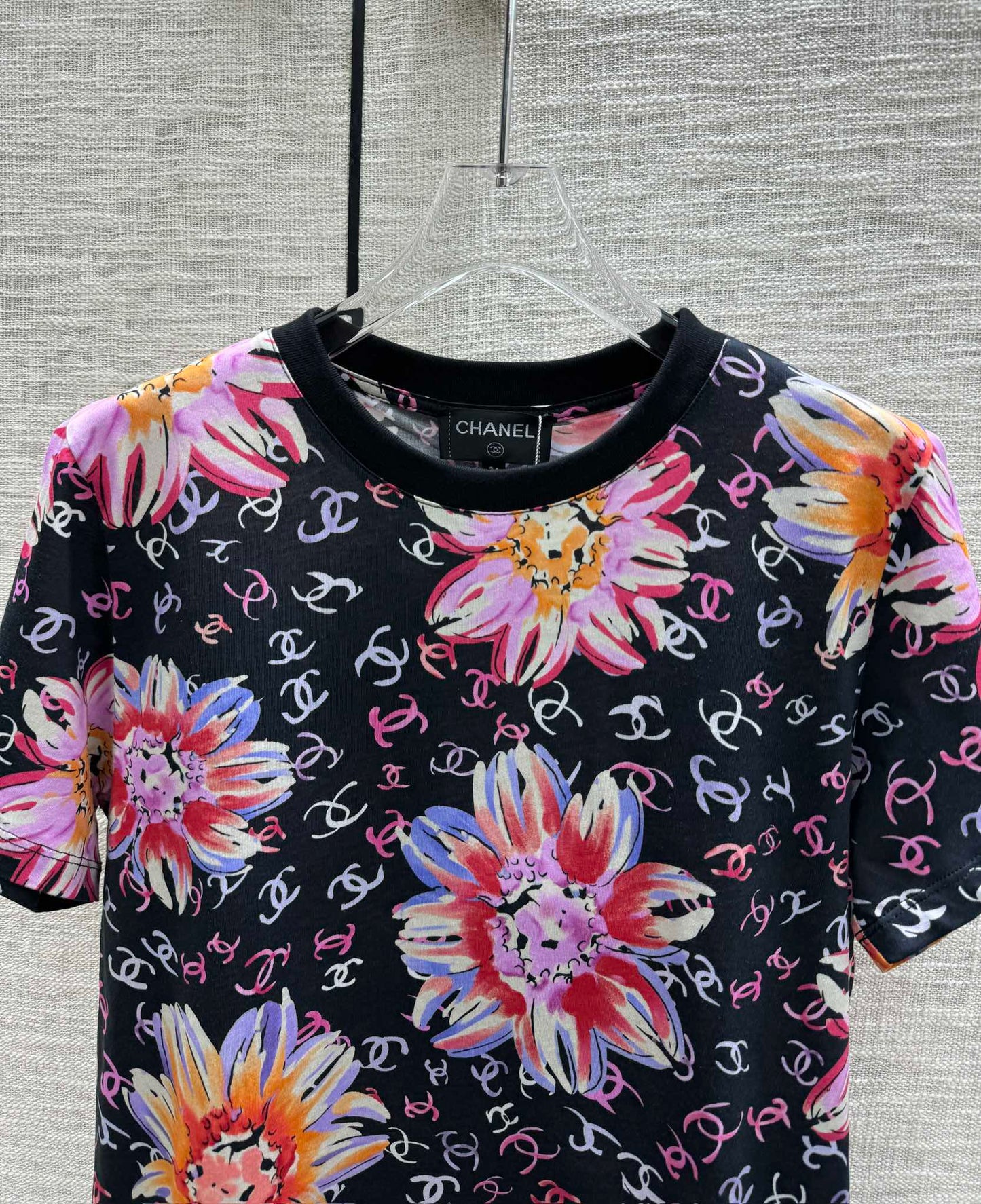 小香風-2403 雙C花卉印花圓領短袖TEE 黑色