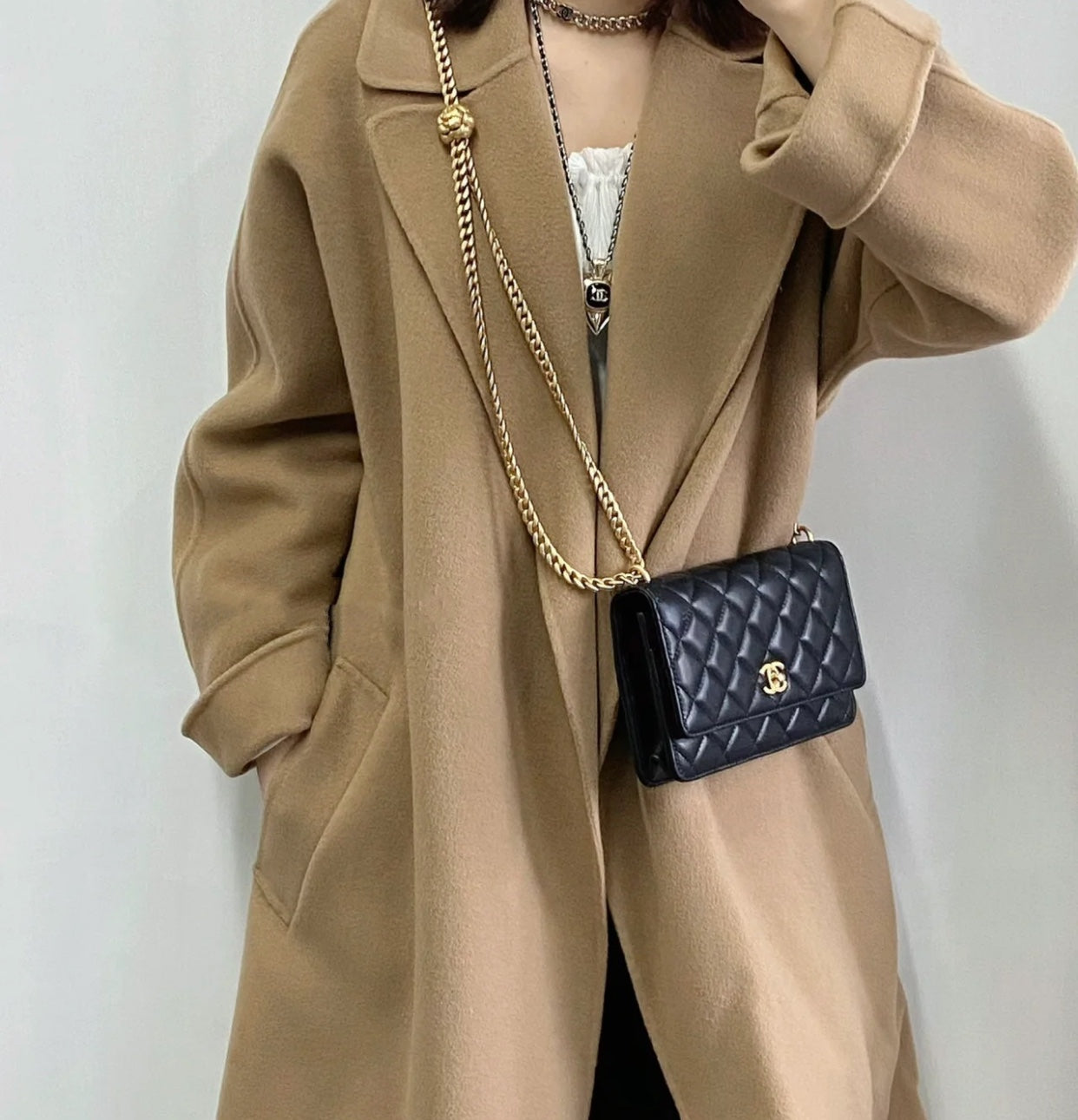 小香家-2023早春系列 山茶花調節扣woc 小羊皮 黑色 19CM