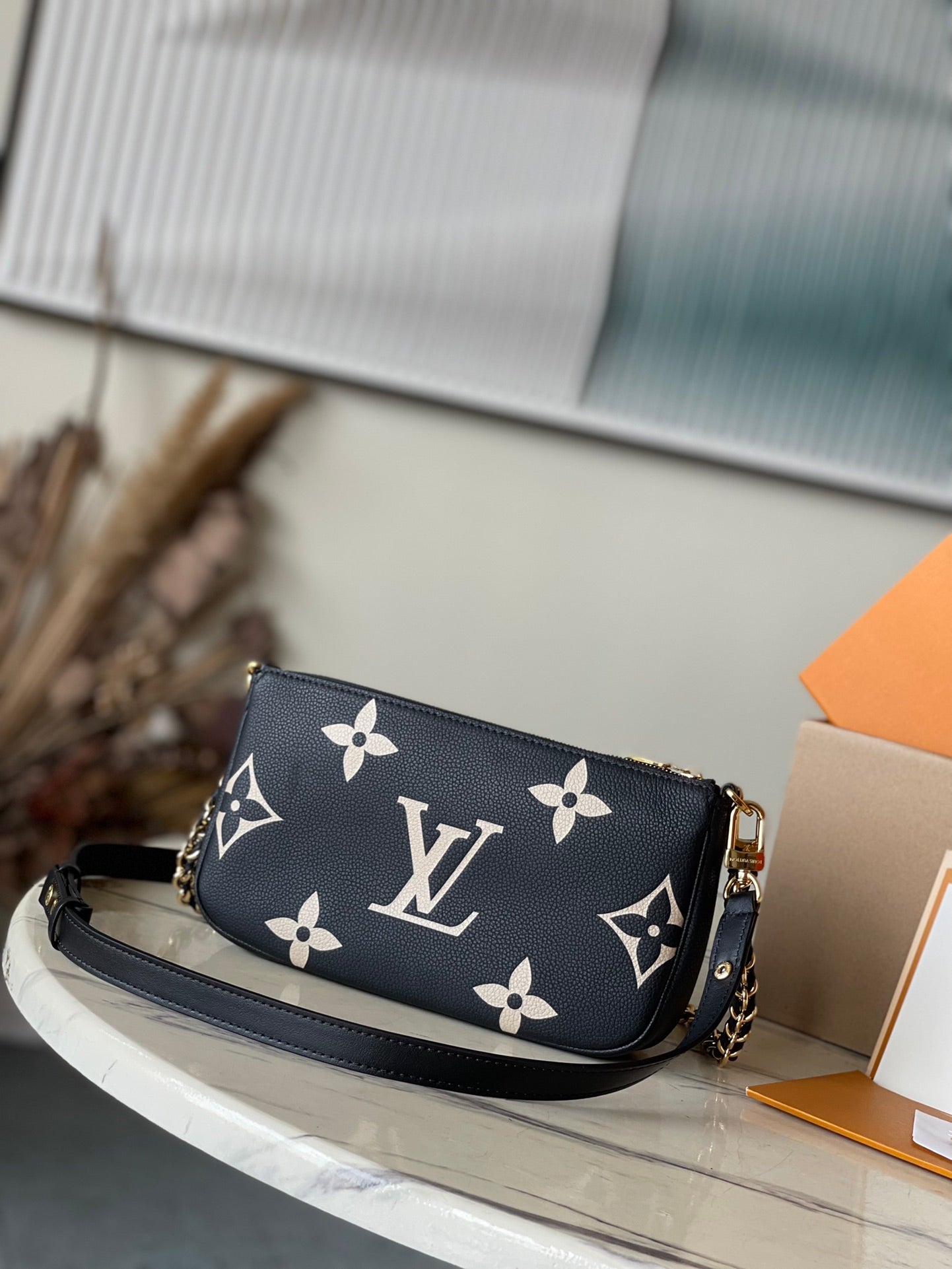M80399 路L家-Multi Pochette Accessories 手袋 三合一包 黑色