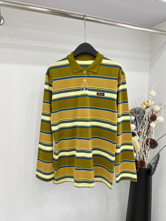 穆Ｍ家-2404 撞擊色貼布刺繡標長袖條紋T 綠色