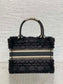迪D家-Book tote 毛絨黑藍色 小號