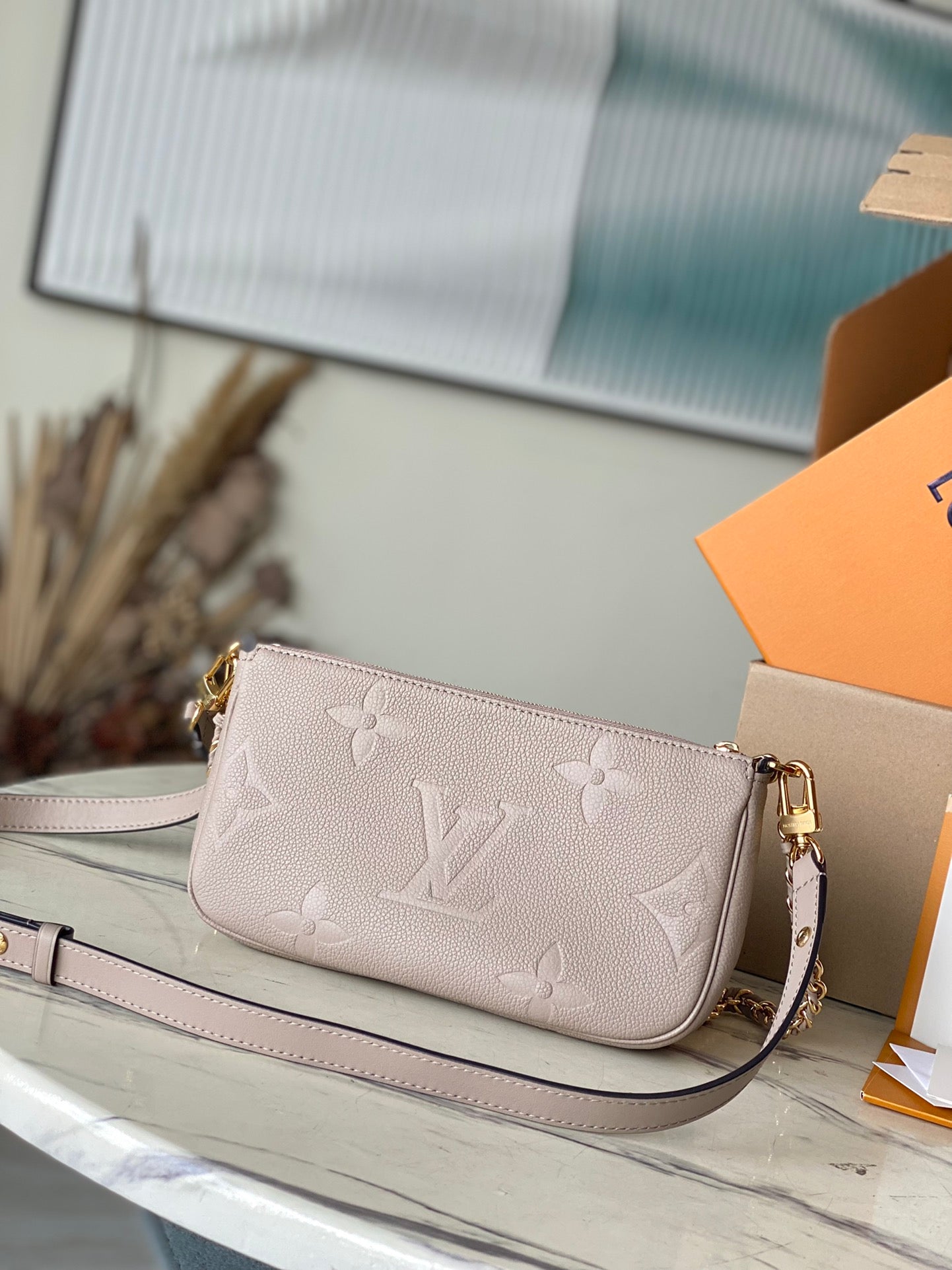 M80399 路L家-Multi Pochette Accessories 手袋 三合一包 杏色