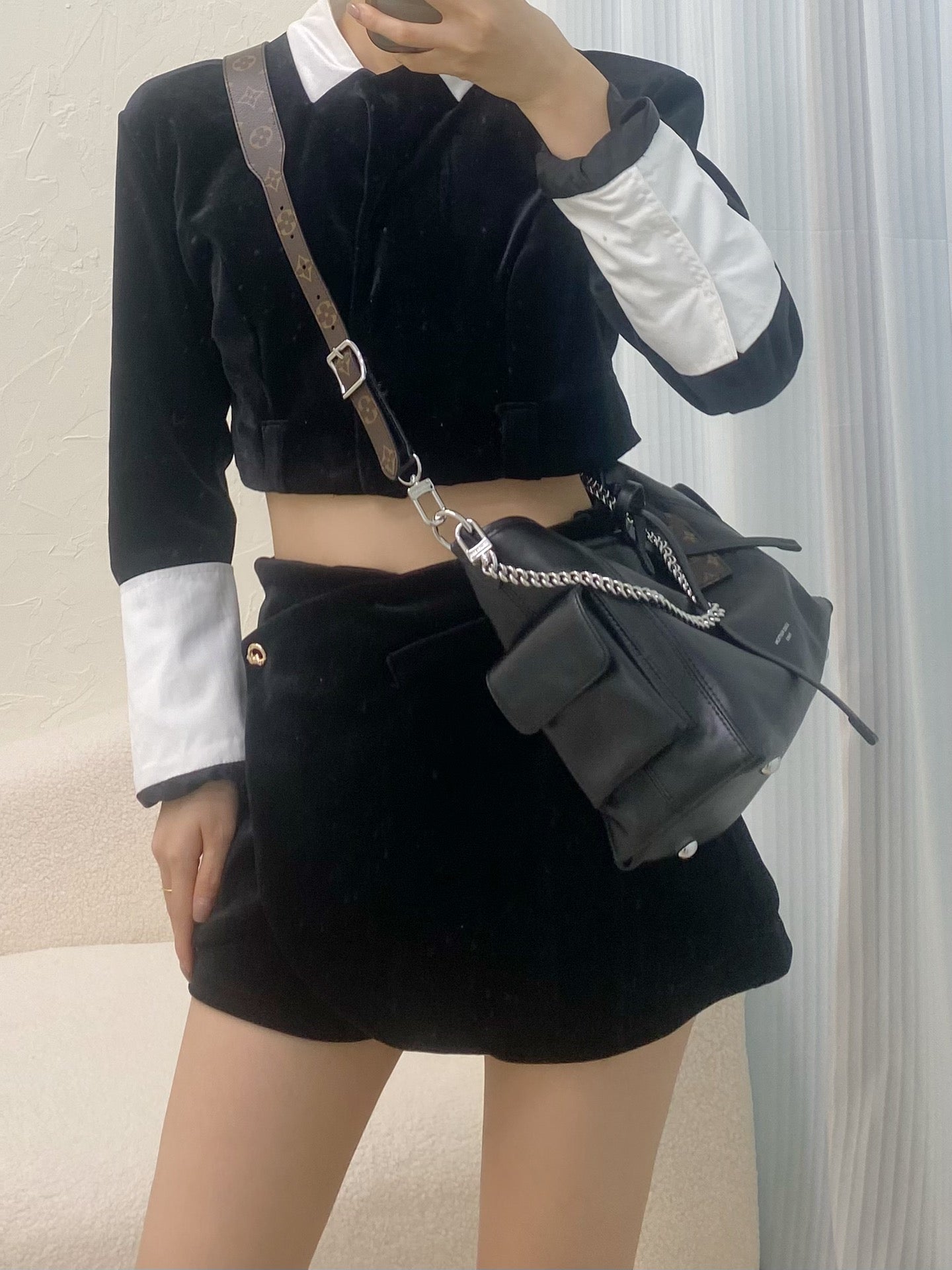 路L家-M24861 CarryAll Cargo Vibe PM手袋 黑色