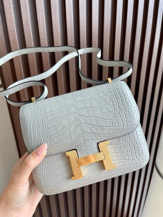 小愛款-Constance Mini 霧面鱷魚 珍珠灰 金扣