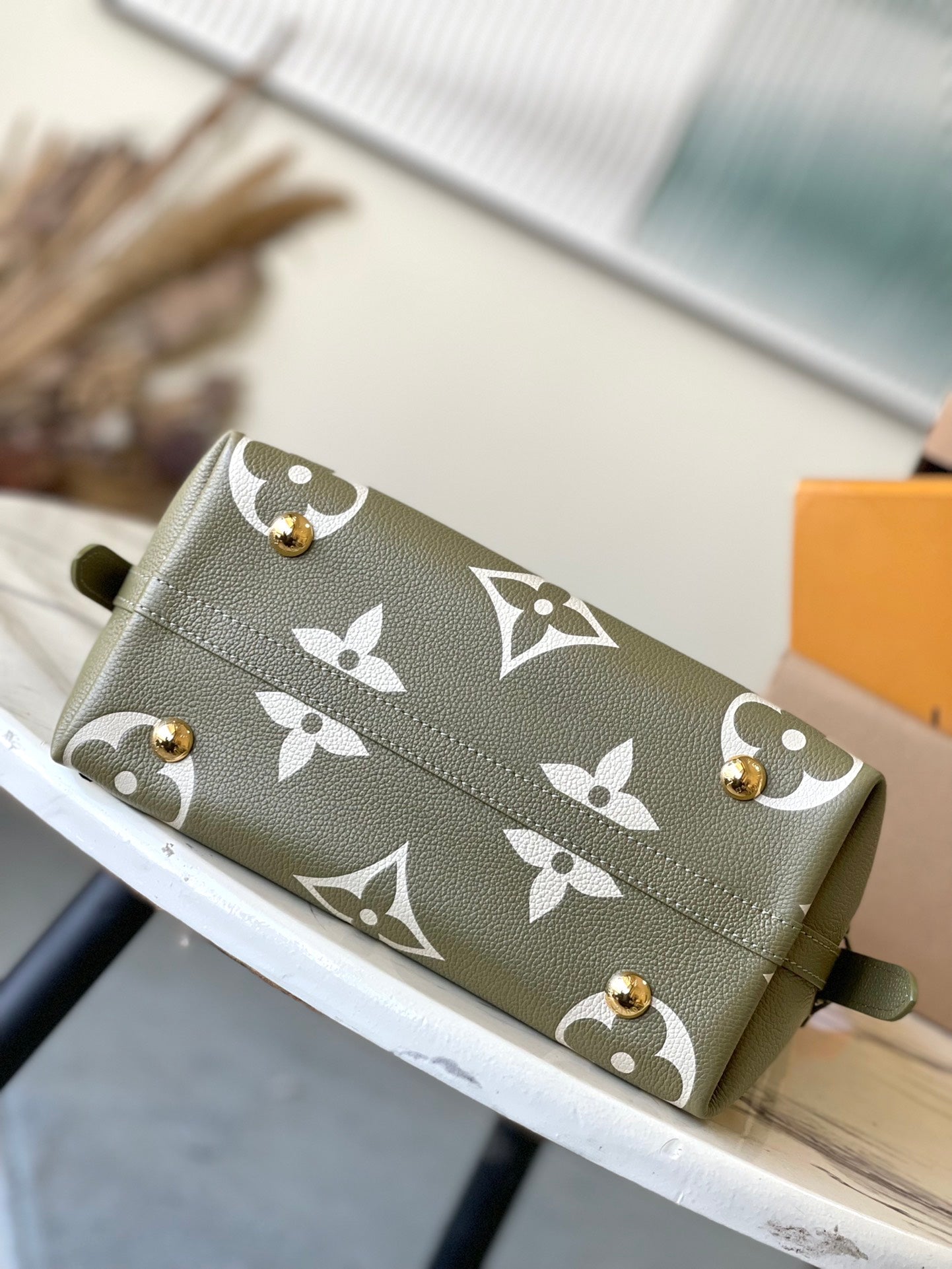 M46672 路L家-Carryall 托特包 牛油果綠