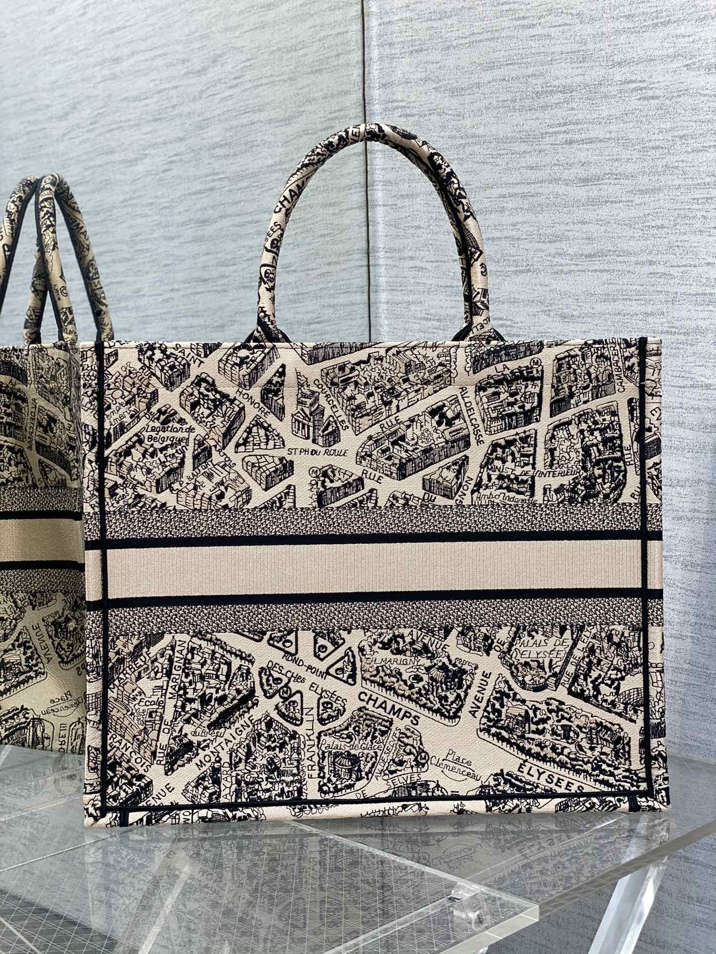 迪D家-Book Tote 2023春夏系列 巴黎地圖刺繡 米白色 大號