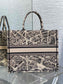迪D家-Book Tote 2023春夏系列 巴黎地圖刺繡 米白色 大號