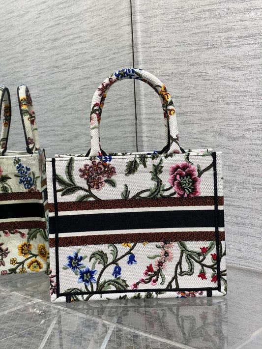 迪D家 Book Tote 刺繡字母白花 小號26.5cm
