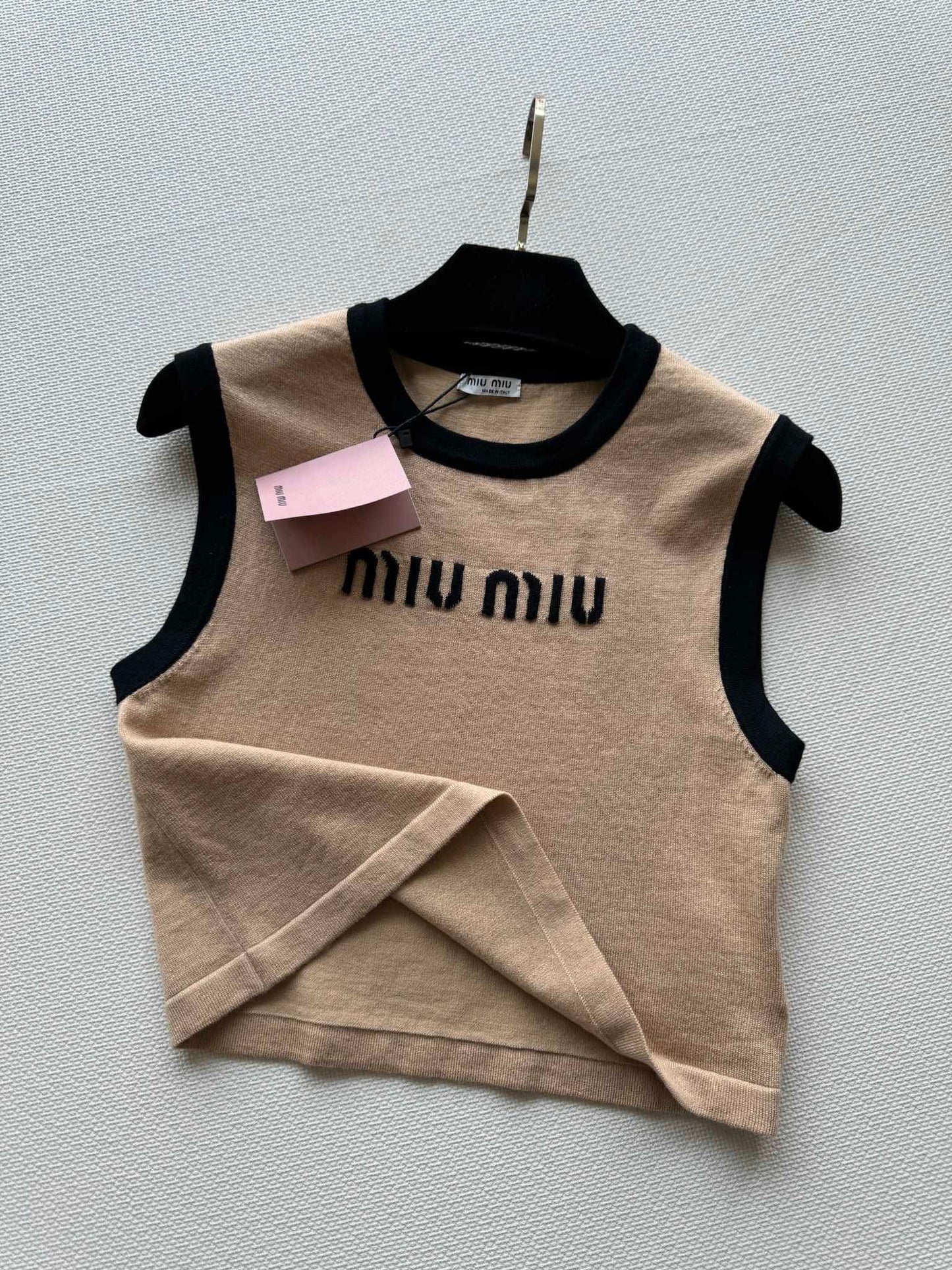 穆M家-2404 24SS春夏新款拼色短背心 咖啡色