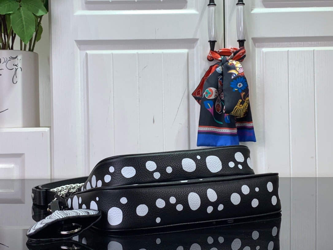 M46410 路L家-LV X YK MULTI POCHETTE ACCESSOIRES 手袋